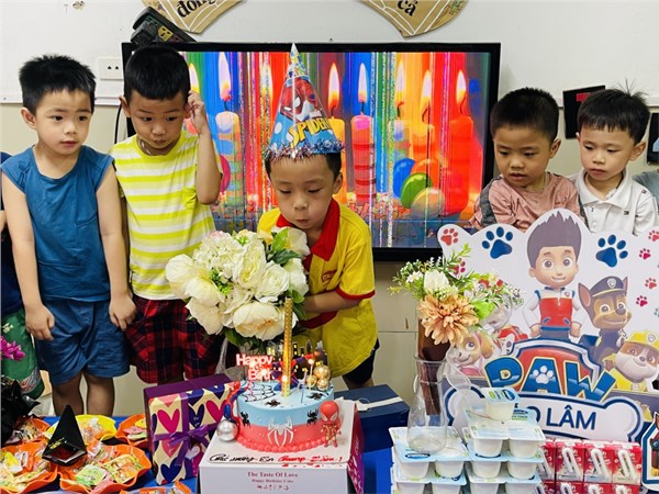 Một số hình ảnh sinh nhật Hoang tử Quang Lâm lớp MGN B4